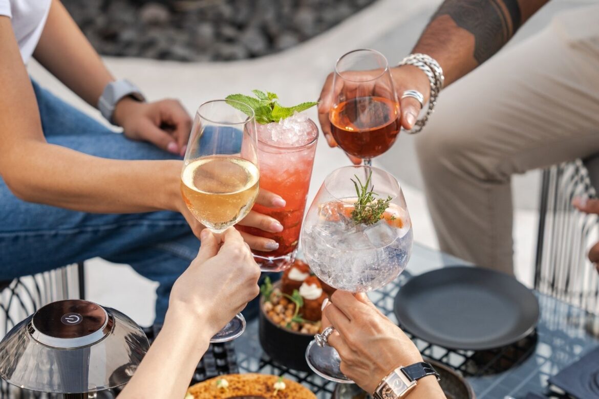 Le vin s’invite dans les cocktails : une tendance à surveiller